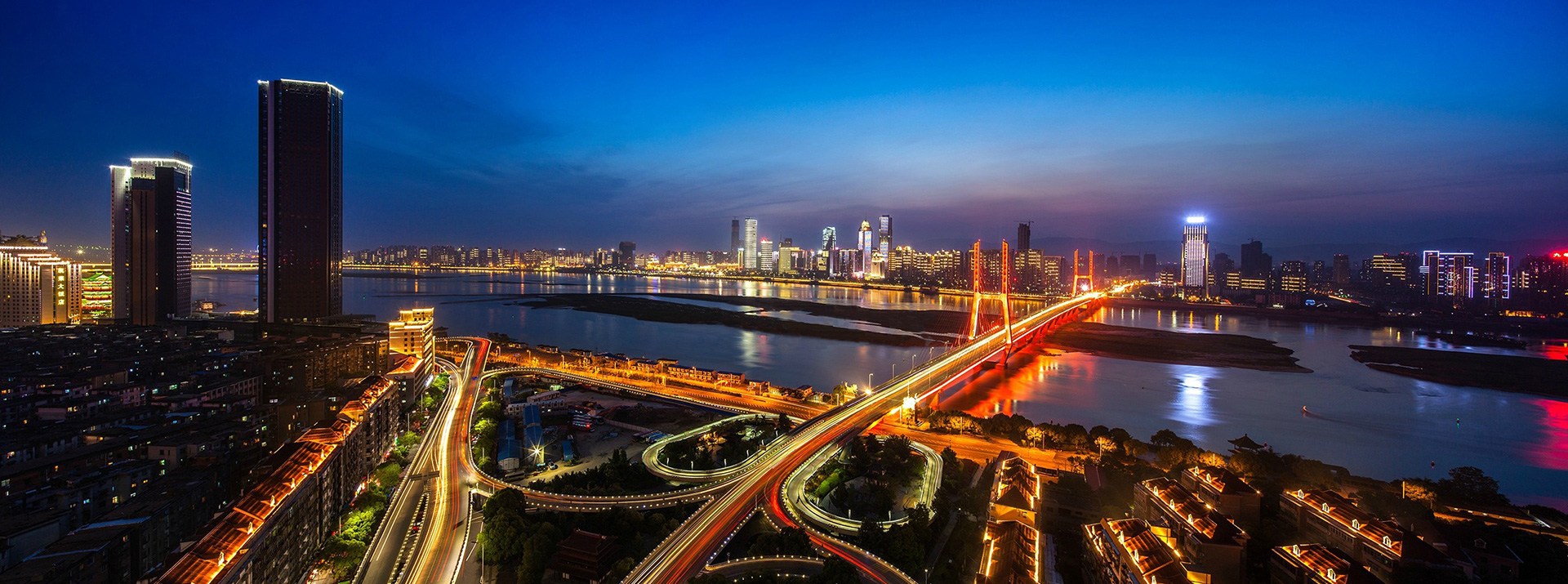 江西誠(chéng)建 · 專注建設(shè)工程